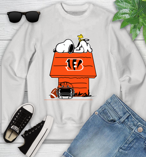 Cincinnati Bengals NFL Football Snoopy Woodstock The Peanuts Movie Youth Sweatshirt