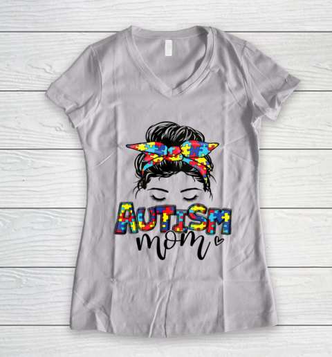 Autism Mom Messy Bun Hair Puzzle Mother s Day Funny Women's V-Neck T-Shirt