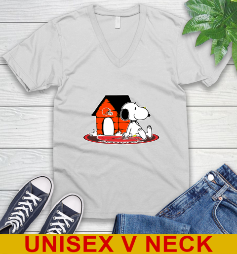 NFL Football Cleveland Browns Snoopy The Peanuts Movie Shirt V-Neck T-Shirt