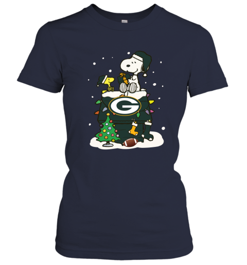 A Happy Christmas With Green Bay Packers Snoopy Women's T-Shirt