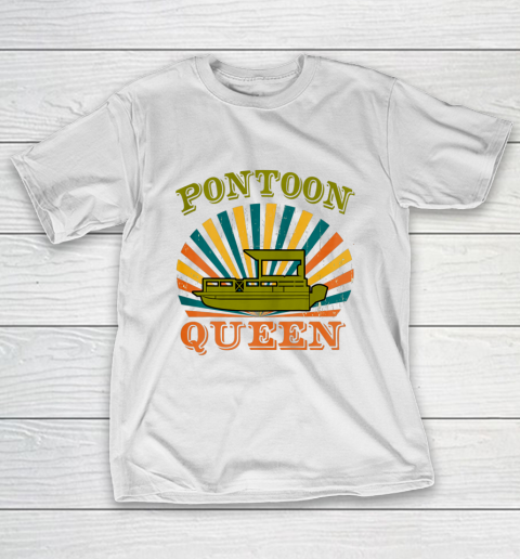Vintage Pontoon Boat Queen Pontooning Gifts T-Shirt