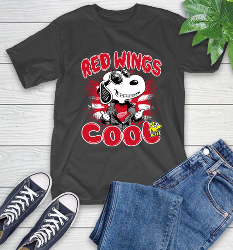 NHL Hockey Detroit Red Wings Cool Snoopy Shirt T-Shirt