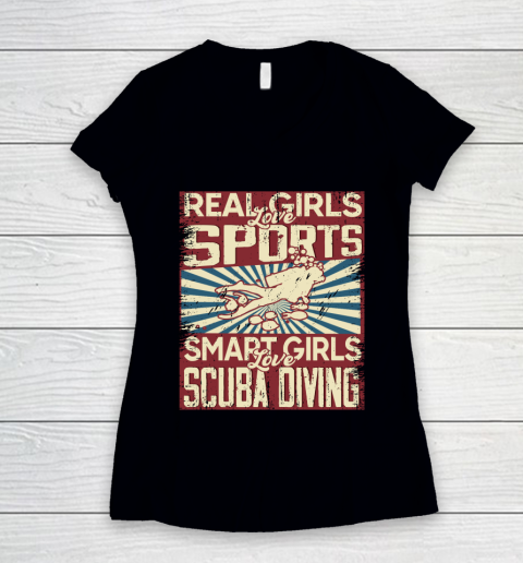 Real girls love sports smart girls love scuba diving Women's V-Neck T-Shirt