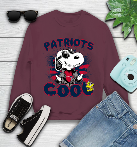 NFL Football New England Patriots Cool Snoopy Shirt Youth Sweatshirt 3