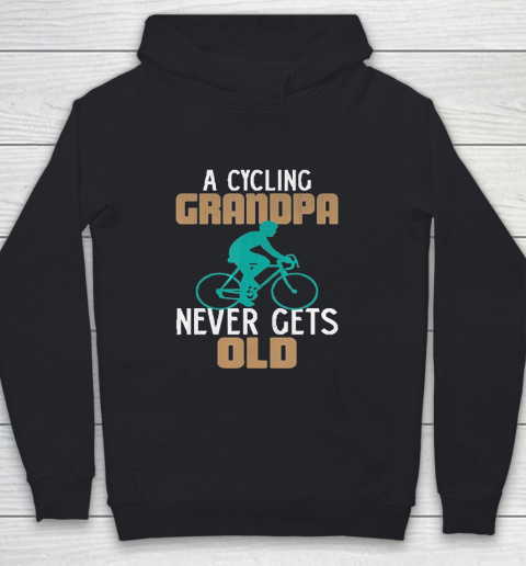 Grandpa Funny Gift Apparel  Funny a Cycling Grandpa Never Gets Old Bicycl Youth Hoodie