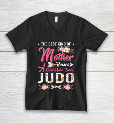 Judo the best kind of mother raises a girl V-Neck T-Shirt
