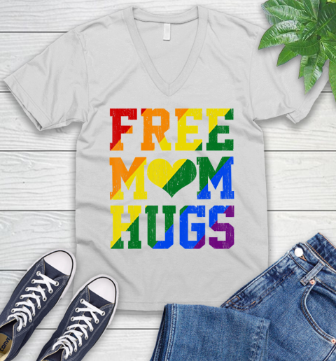 Nurse Shirt Vintage Free Mom Hugs Rainbow Heart LGBT Pride Month 2020 T Shirt V-Neck T-Shirt