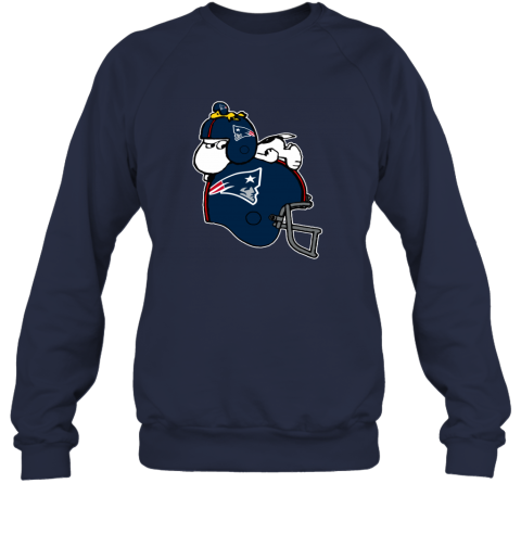 szlk snoopy and woodstock resting on new englands patriots helmet sweatshirt 35 front navy