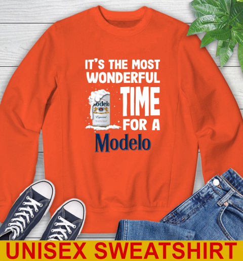 I't the most wonderful time for a Modelo Especial beer lovers 27