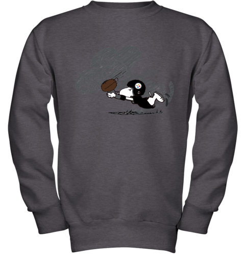 Pittsburg Steelers Snoopy Plays The Football Game Youth Sweatshirt