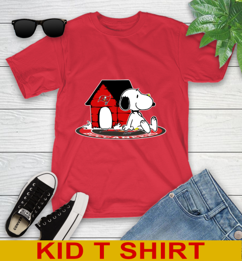 NFL Football Tampa Bay Buccaneers Snoopy The Peanuts Movie Shirt Youth T-Shirt 10
