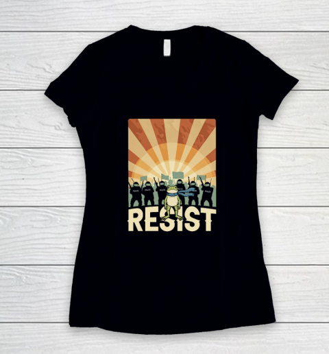 Resist Police Portland Frog Protest Retro Vintage Shirt Women's V-Neck T-Shirt Resist Police Portland Frog Protest Retro Vintage Shirt Women's V-Neck T-Shirt