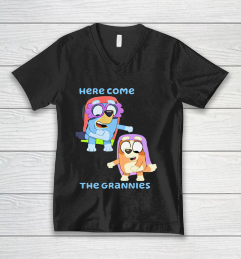 Blueys Shirt Here Come The Grannies V-Neck T-Shirt