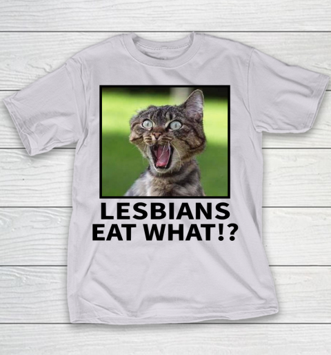 Startled Kitty, Lesbians Eat What? Funny T-Shirt Startled Kitty, Lesbians Eat What? Funny T-Shirt