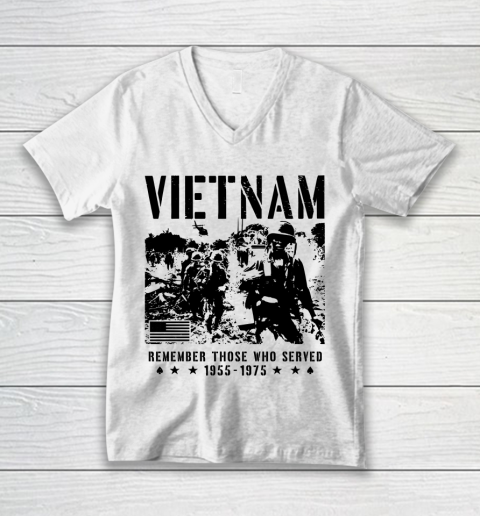 Vietnam Veteran Remember those who served 1955  1975 V-Neck T-Shirt