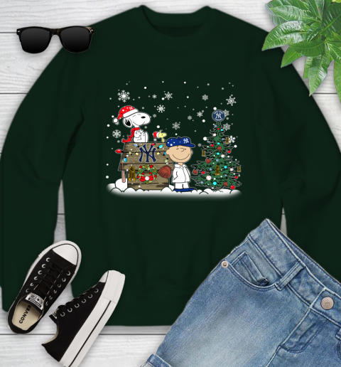MLB New York Yankees Snoopy Charlie Brown Christmas Baseball Commissioner's Trophy Youth Sweatshirt 9