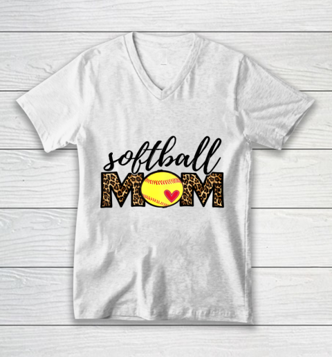 Softball Mom Leopard Funny Baseball Mom Mother s Day 2021 V-Neck T-Shirt