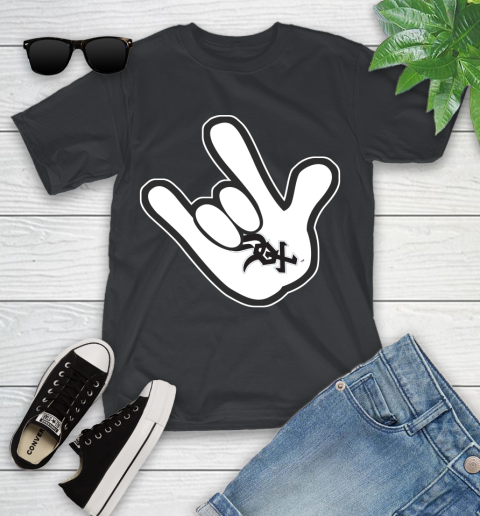 Chicago White Sox MLB Baseball Mickey Rock Hand Disney Youth T-Shirt 2