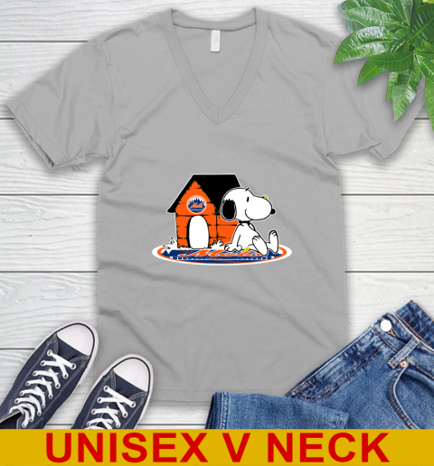 MLB Baseball New York Mets Snoopy The Peanuts Movie Shirt V-Neck T-Shirt 4