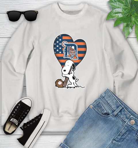 Detroit Tigers MLB Baseball The Peanuts Movie Adorable Snoopy Youth Sweatshirt