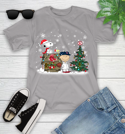 MLB Boston Red Sox Snoopy Charlie Brown Christmas Baseball Commissioner's Trophy Youth T-Shirt 4
