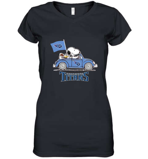 Snoopy And Woodstock Ride The Tennessee Titans Car NFL Women's V-Neck T-Shirt