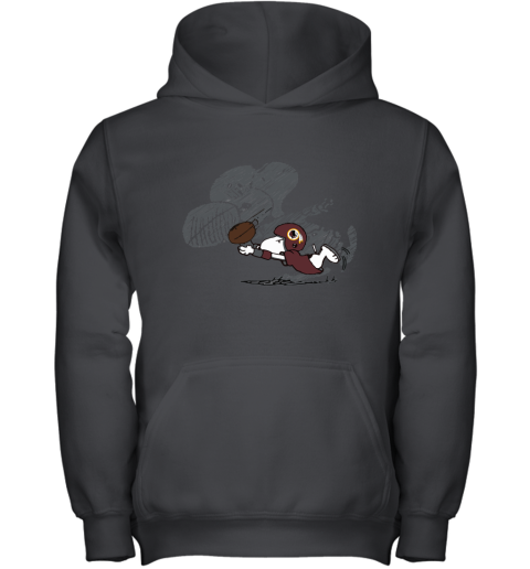 Washington Redskins Snoopy Plays The Football Game Youth Hoodie