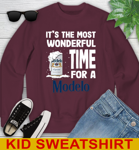I't the most wonderful time for a Modelo Especial beer lovers 112