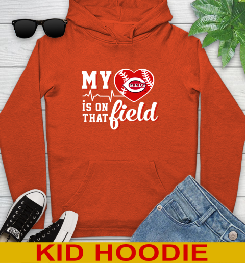 MLB My Heart Is On That Field Baseball Sports Cincinnati Reds Youth Hoodie - Image 5