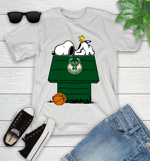 Milwaukee Bucks NBA Basketball Snoopy Woodstock The Peanuts Movie Youth T-Shirt