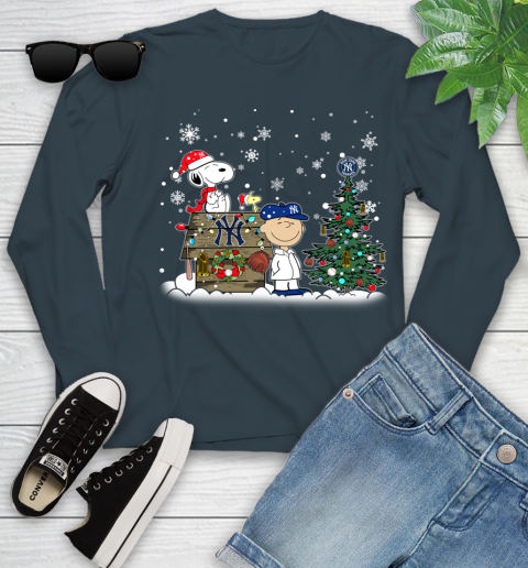 MLB New York Yankees Snoopy Charlie Brown Christmas Baseball Commissioner's Trophy Youth Long Sleeve 9