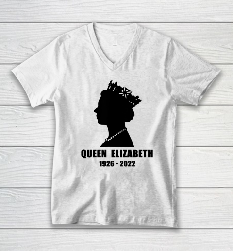 Queen Elizabeth II 1926  2022 V-Neck T-Shirt