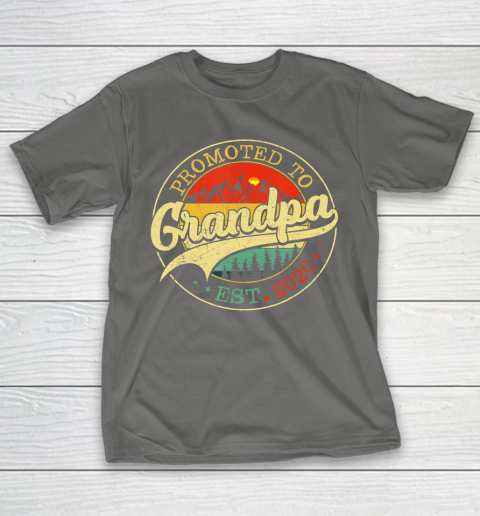 GrandFather gift shirt Mens Vintage Promoted To Grandpa 2020 Pregnancy Announcement Gift T Shirt T-Shirt 18