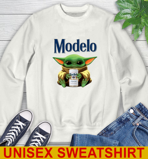 Star Wars Baby Yoda Hugs Modelo Especial Beer Shirt 25