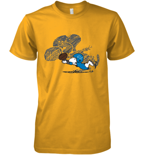 Detroit Lions Snoopy Plays The Football Game Premium Men's T-Shirt