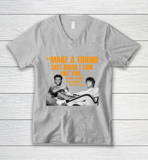 Kareem Abdul Jabbar Shirt Make A Friend That Doesn't Look Like You V-Neck T-Shirt 3