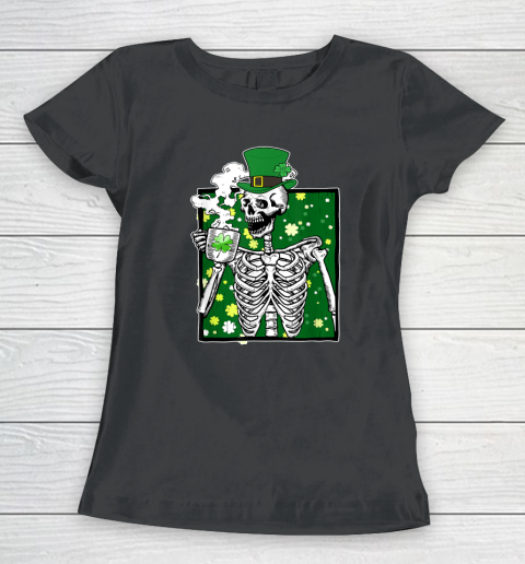 Leprechaun Top Hat Skeleton Drinking Coffee St Patrick's Day Women's T-Shirt