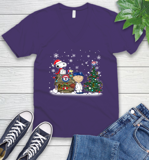 MLB Texas Rangers Snoopy Charlie Brown Christmas Baseball Commissioner's Trophy V-Neck T-Shirt 9