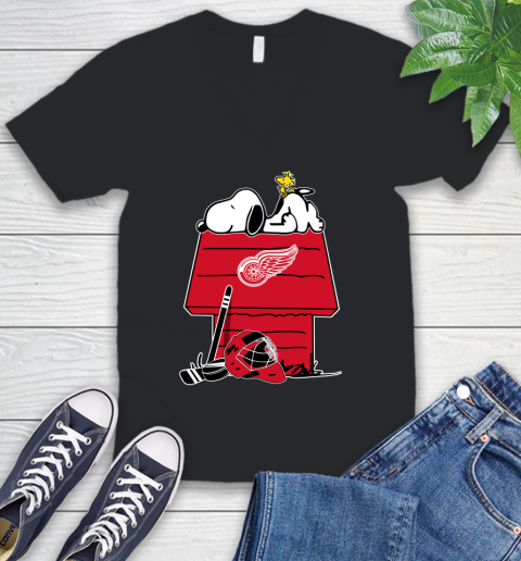 Detroit Red Wings NHL Hockey Snoopy Woodstock The Peanuts Movie V-Neck T-Shirt 2
