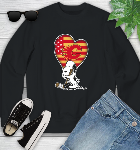 Calgary Flames NHL Hockey The Peanuts Movie Adorable Snoopy Youth Sweatshirt 2