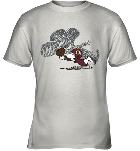 jcr1 washington redskins snoopy plays the football game youth t shirt 26 front white