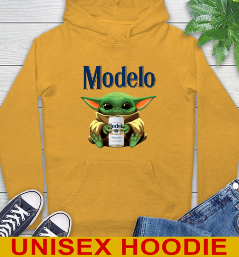 Star Wars Baby Yoda Hugs Modelo Especial Beer Shirt 15