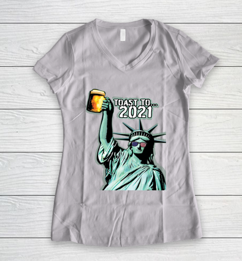 Beer Lover Funny Shirt Toast To 2021 Women's V-Neck T-Shirt