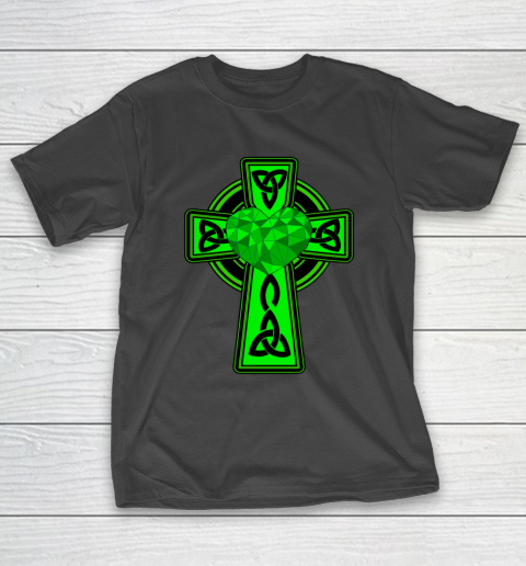 Irish Valentines Celtic Cross Irish American Heart Celtic T-Shirt