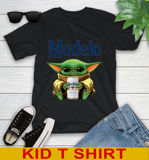 Star Wars Baby Yoda Hugs Modelo Especial Beer Shirt 102