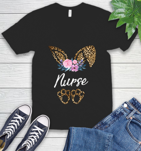 Nurse Shirt Cute Leopard Printed Bunny Nurse Gifts Happy Easter Day T Shirt V-Neck T-Shirt