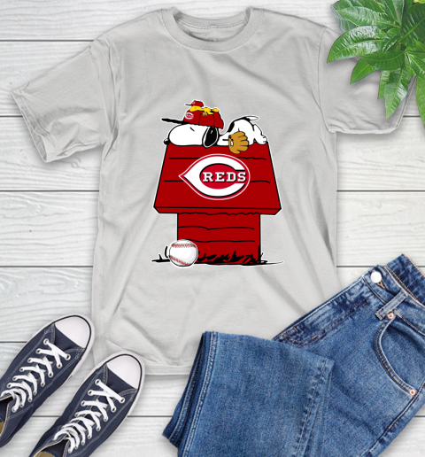 MLB Cincinnati Reds Snoopy Woodstock The Peanuts Movie Baseball T Shirt T-Shirt