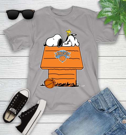 New York Knicks NBA Basketball Snoopy Woodstock The Peanuts Movie Youth T-Shirt 4