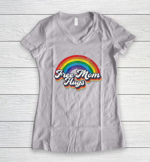 Free Mom Hugs Rainbow Heart LGBT Flag LGBT Pride Month Women's V-Neck T-Shirt