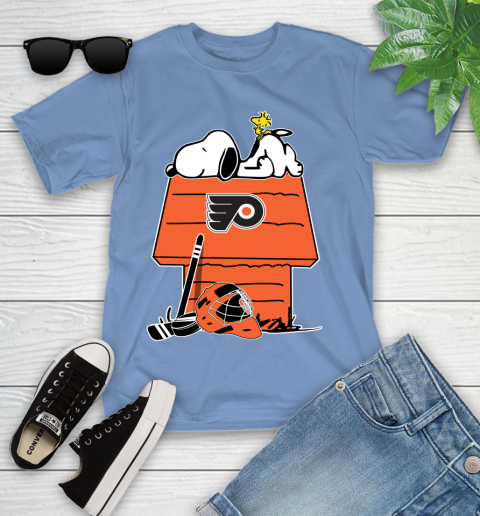 Charlie Brown And Snoopy Watching City Philadelphia Flyers T-Shirt - TeeNavi